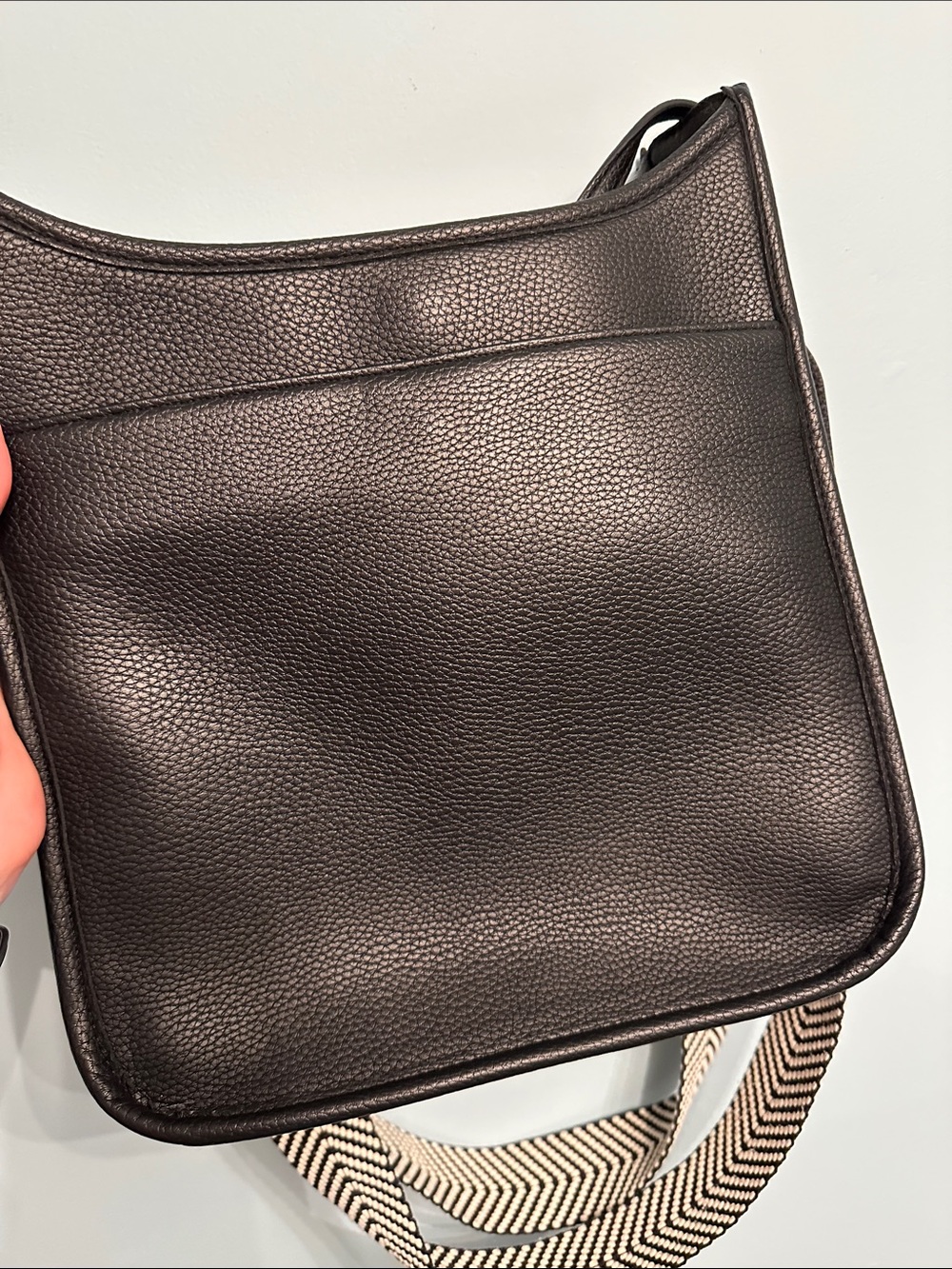 Black Pebbled Leather Crossbody Bag with Patterned Strap - Picture 4 of 8